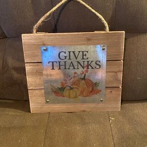 Give thanks wall decor